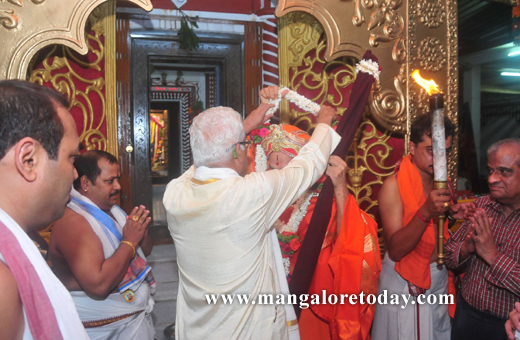 Gokarna Parthagali Mutt Swamiji holds Digvijaya Mahotsava